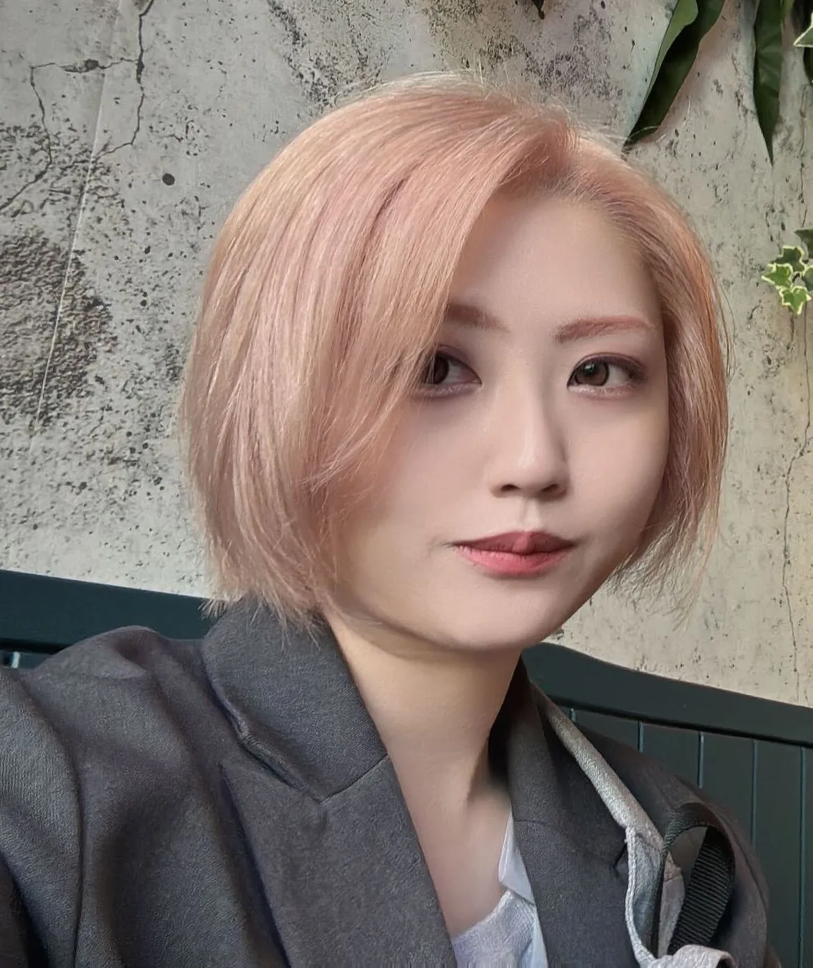 若月 菫（わかつき すみれ）